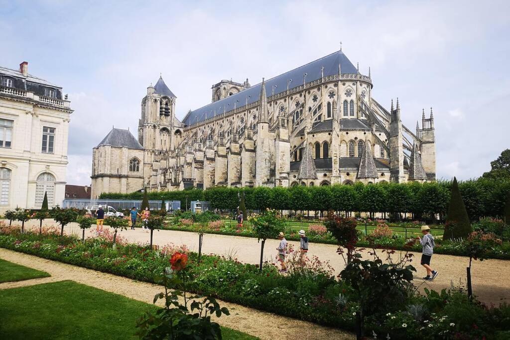 Apartamento Aux 3 Maillets Bourges Exterior foto